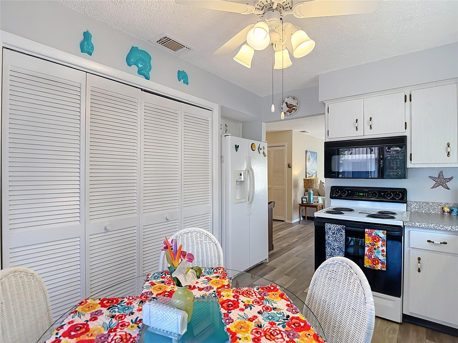BEACON WOODS WEDGEWOOD CONDO - Residential