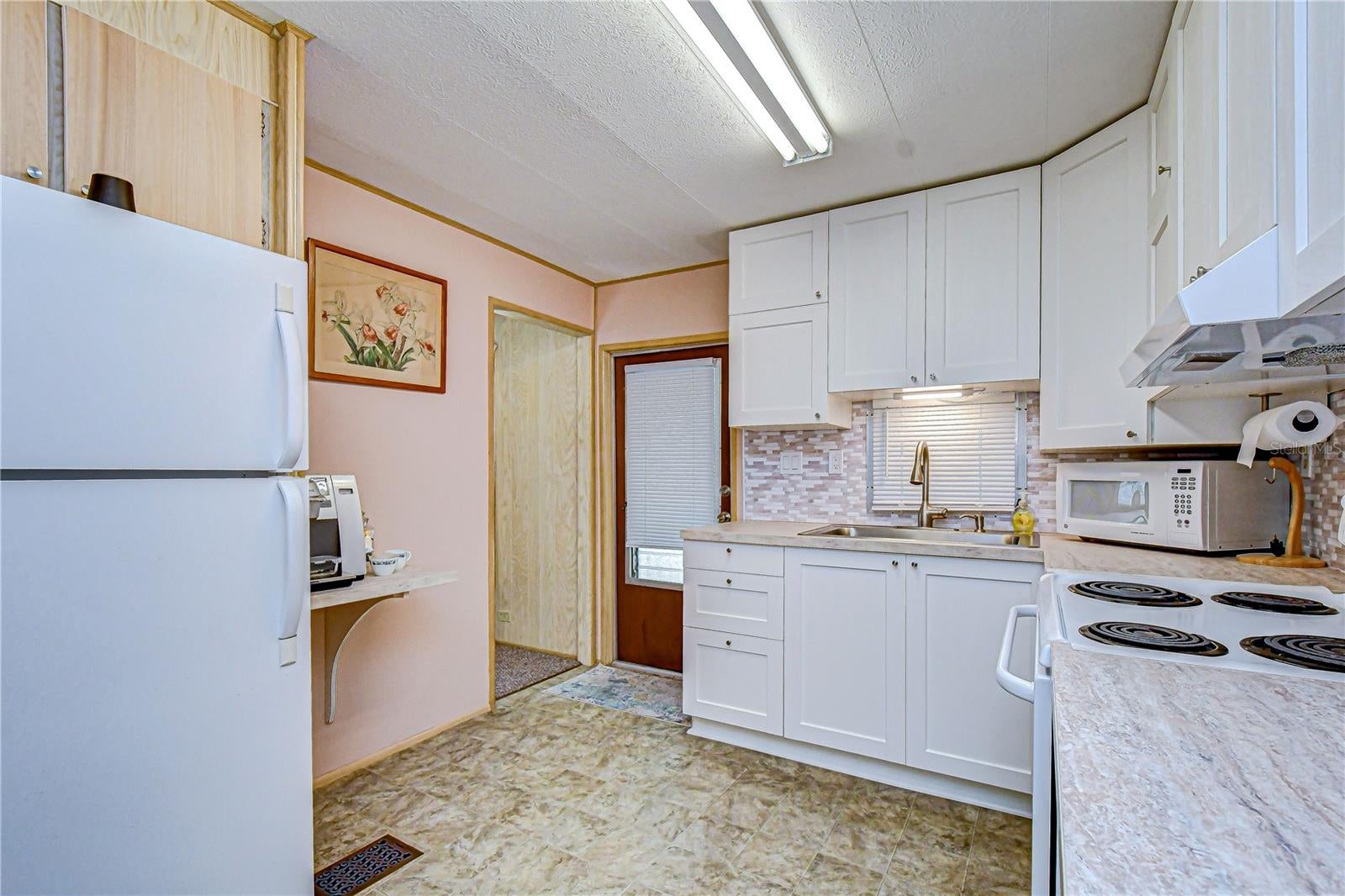 6128 RIDGEWOOD DRIVE