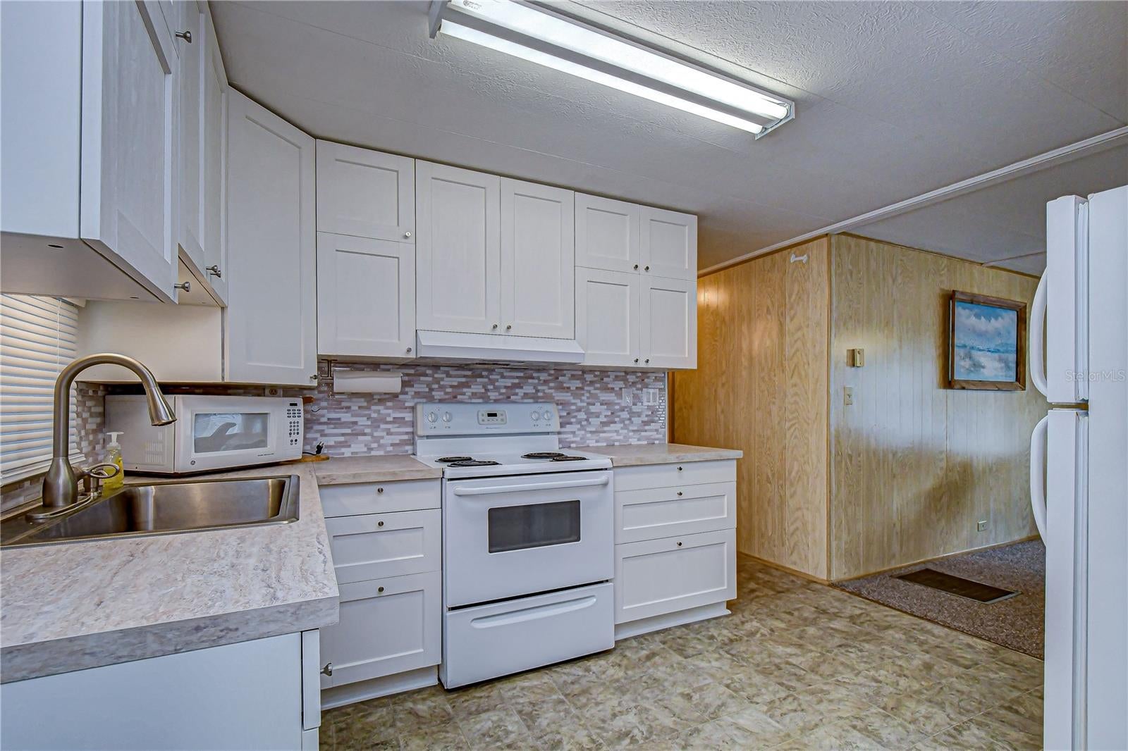 6128 RIDGEWOOD DRIVE