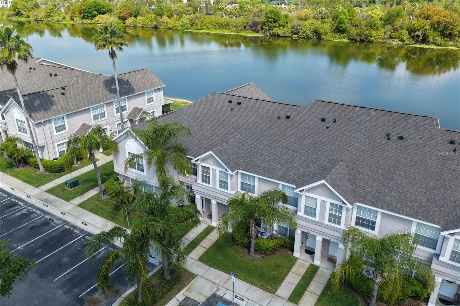 THE TOWNHOMES AT KENSINGTON - Residential