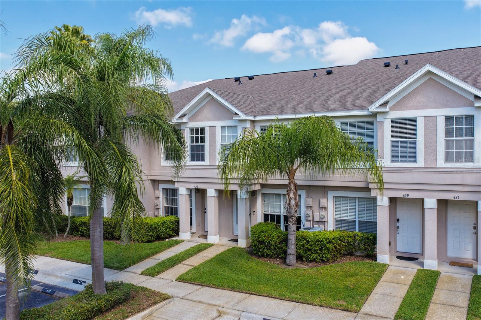 THE TOWNHOMES AT KENSINGTON - Residential