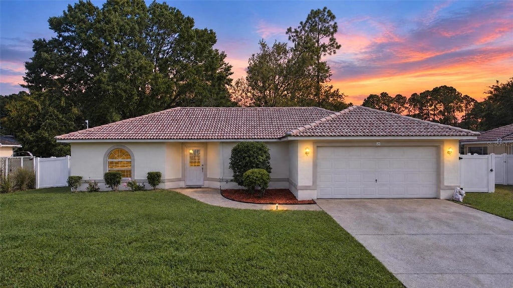 Photo of 25 Potters Lane, Palm Coast, FL 32164 (MLS # V4952071)