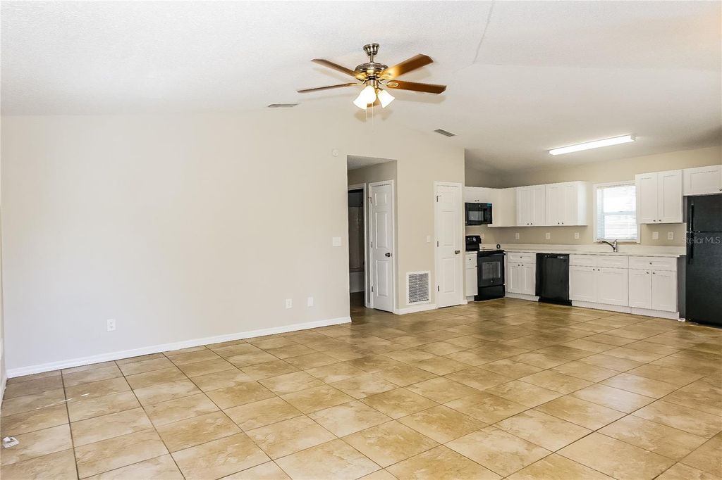 Photo of 824 Pinewood Street, Daytona Beach, FL 32117 (MLS # O6373339)