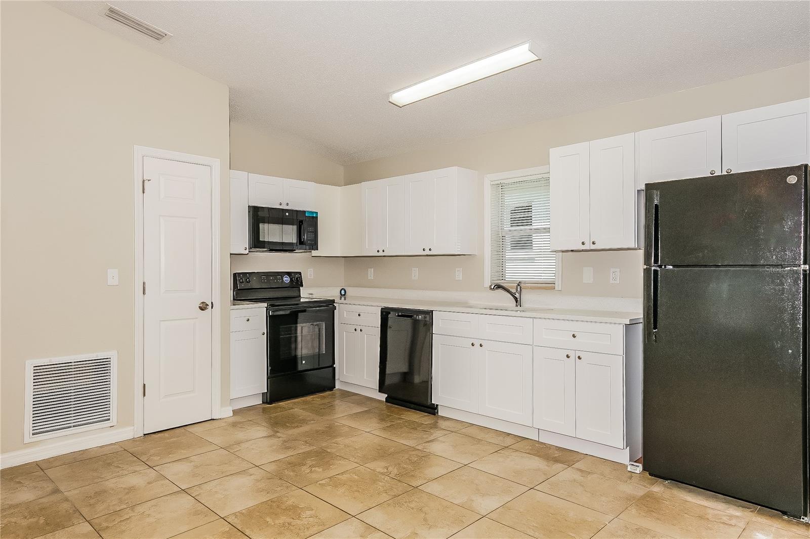 MASON HILLS - Residential Lease