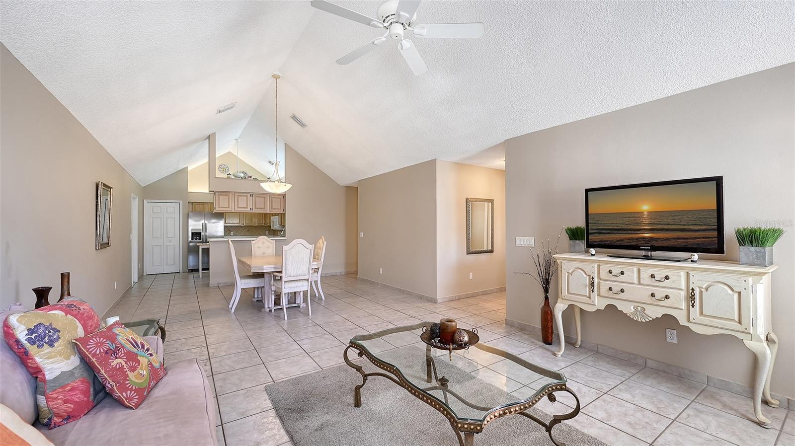 CALUMET AT CENTERGATE 1 - Residential