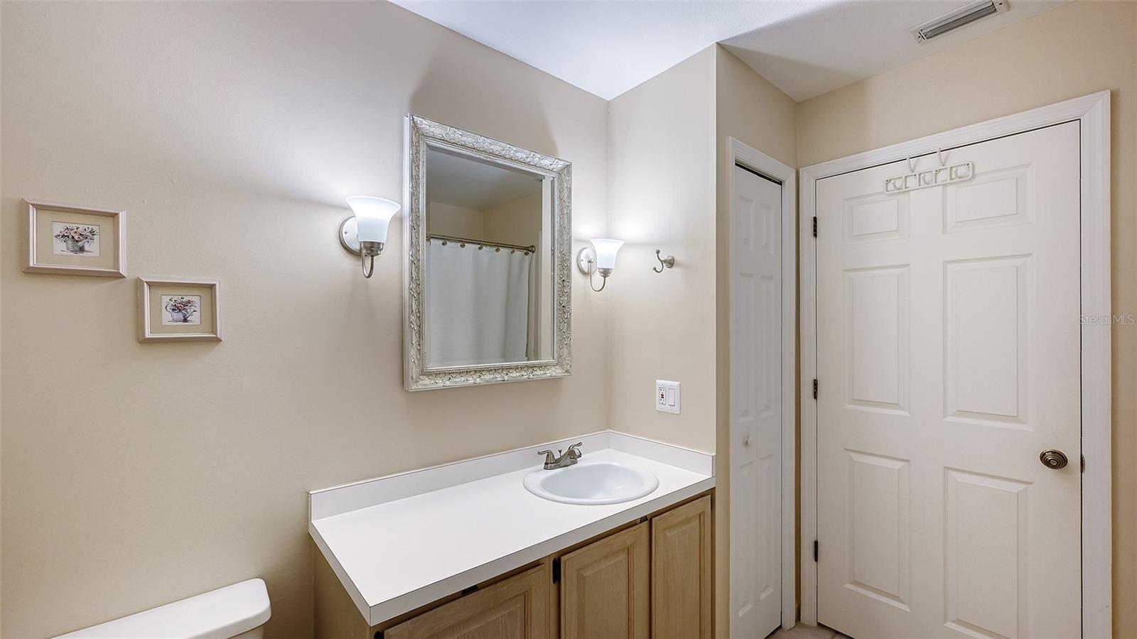 CALUMET AT CENTERGATE 1 - Residential