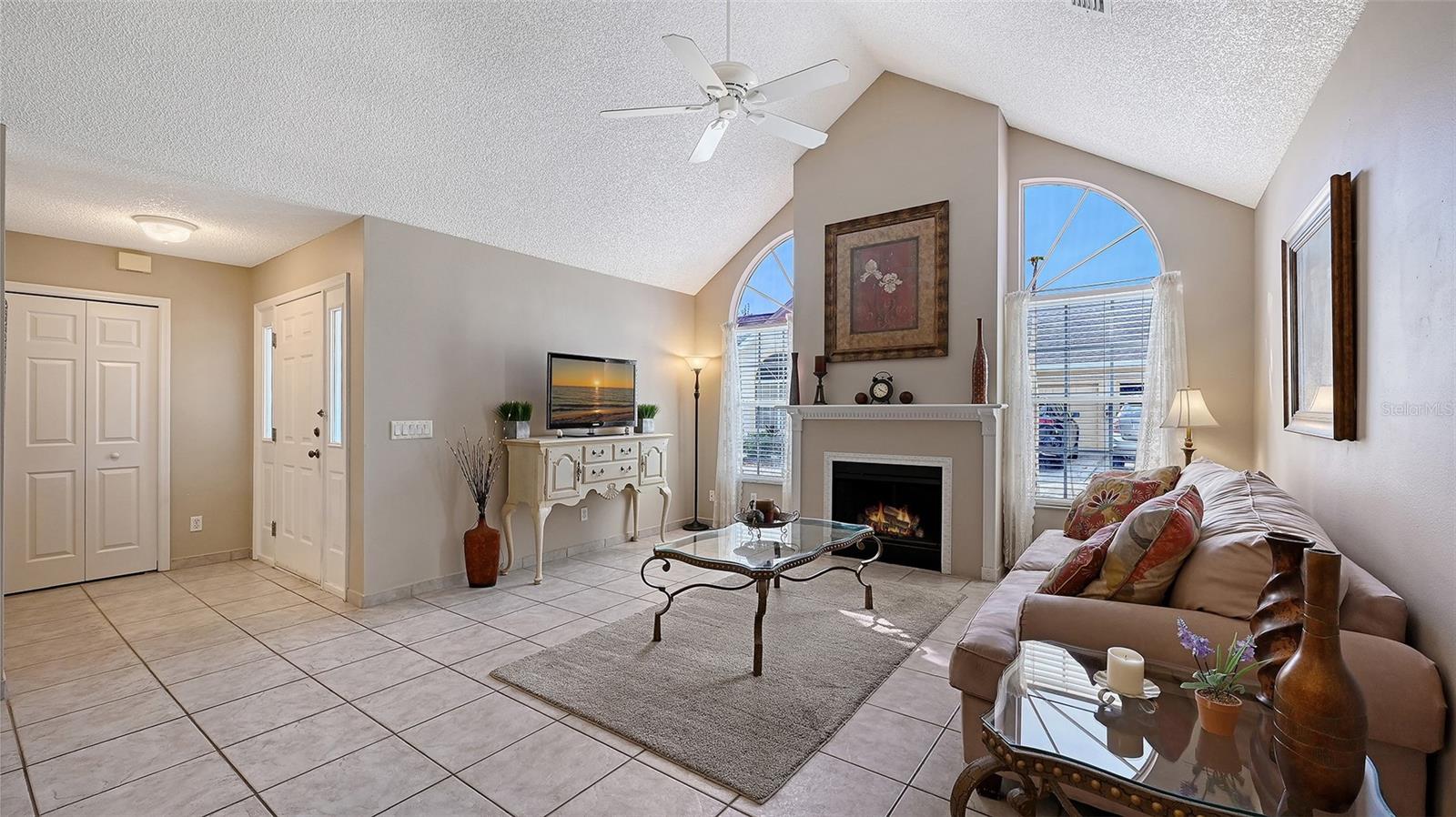 CALUMET AT CENTERGATE 1 - Residential