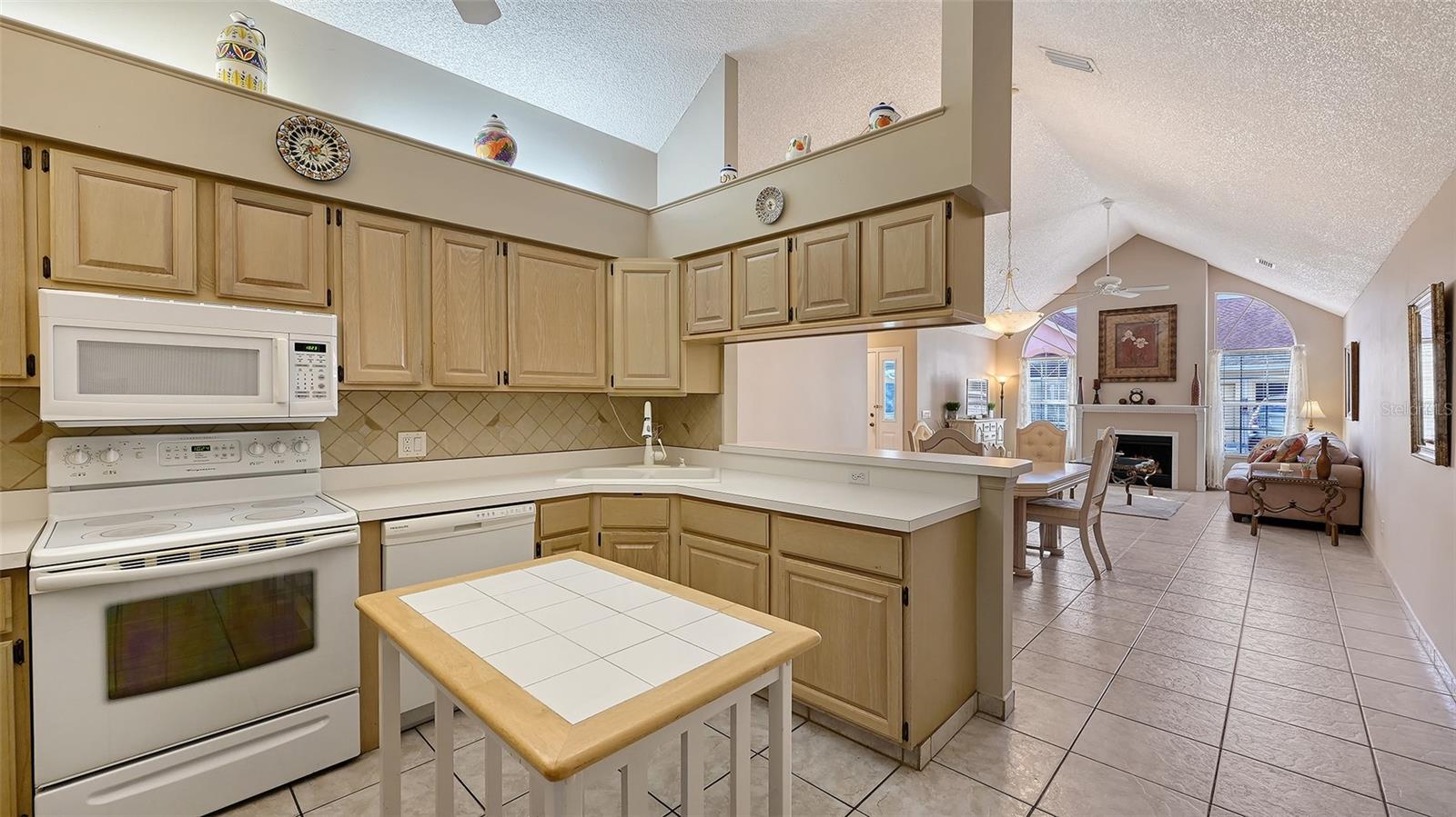 CALUMET AT CENTERGATE 1 - Residential