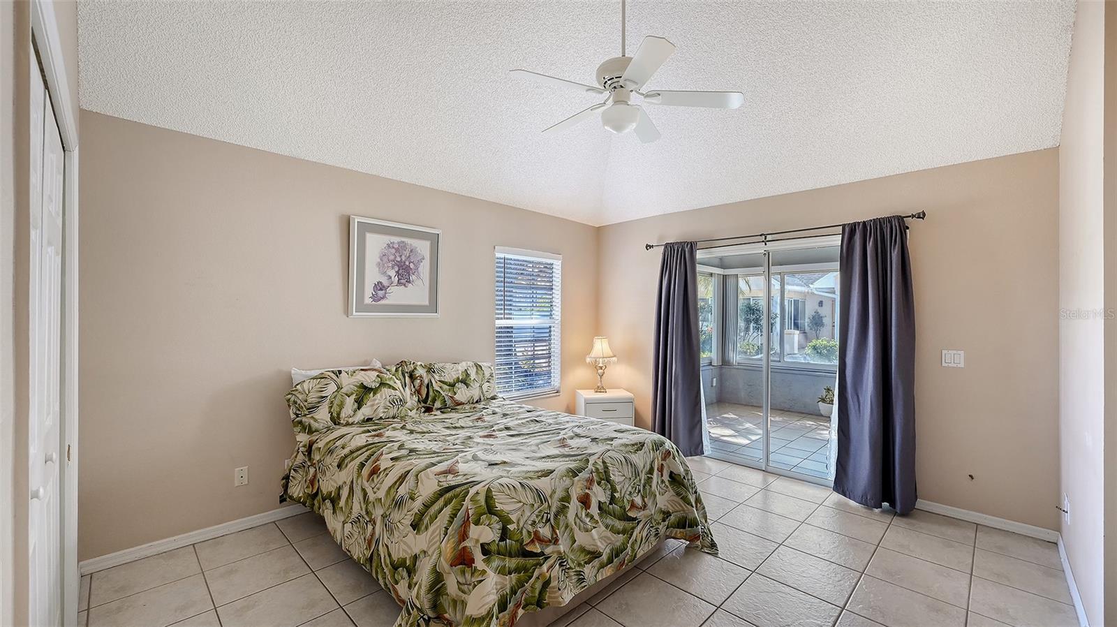 CALUMET AT CENTERGATE 1 - Residential