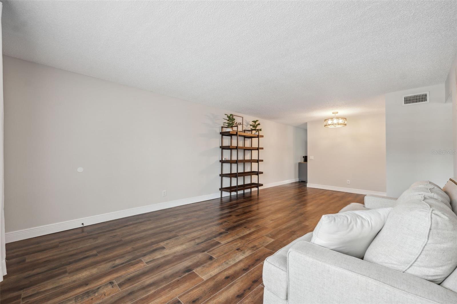 2461 RHODESIAN DRIVE 47