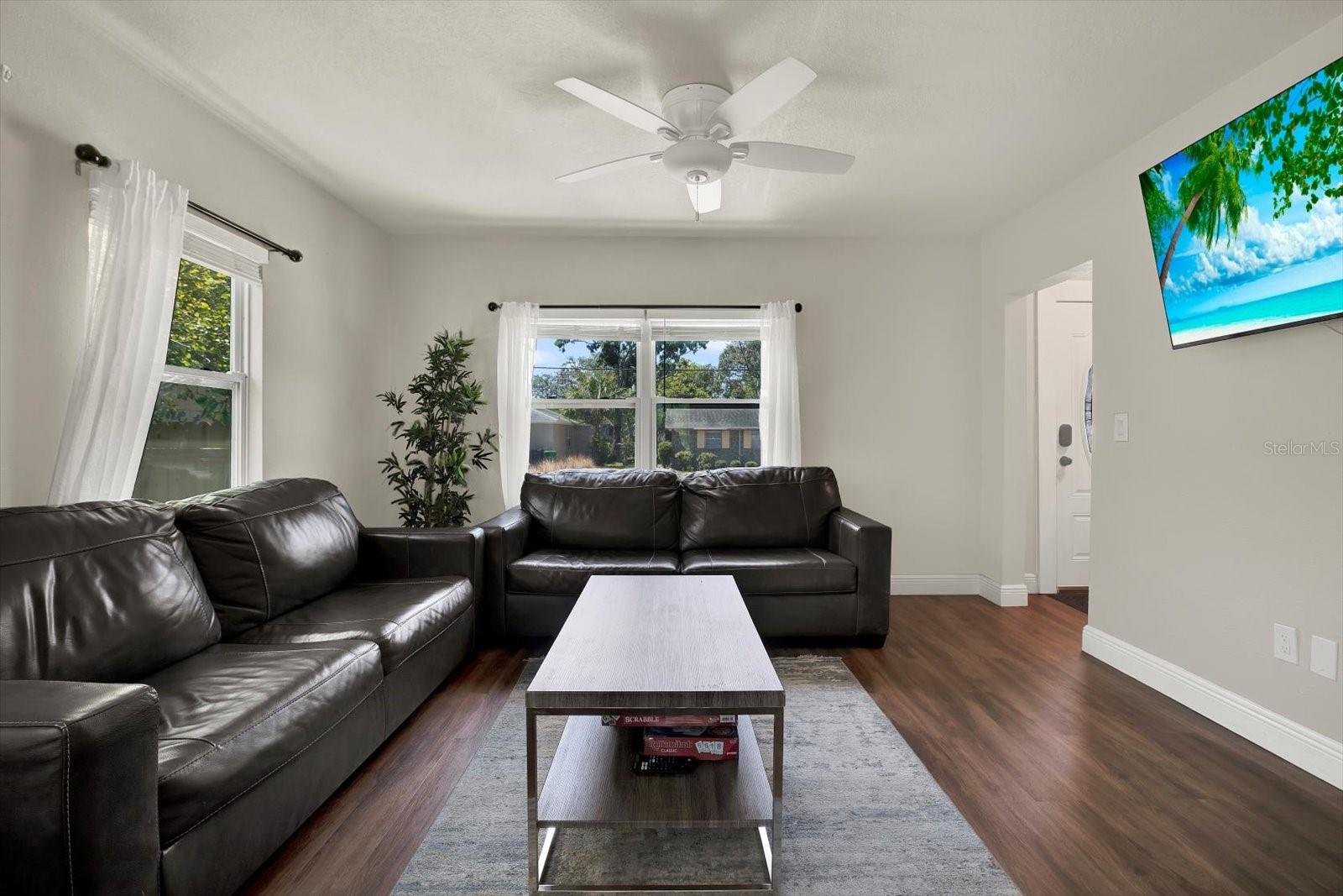 2107 W CARMEN STREET