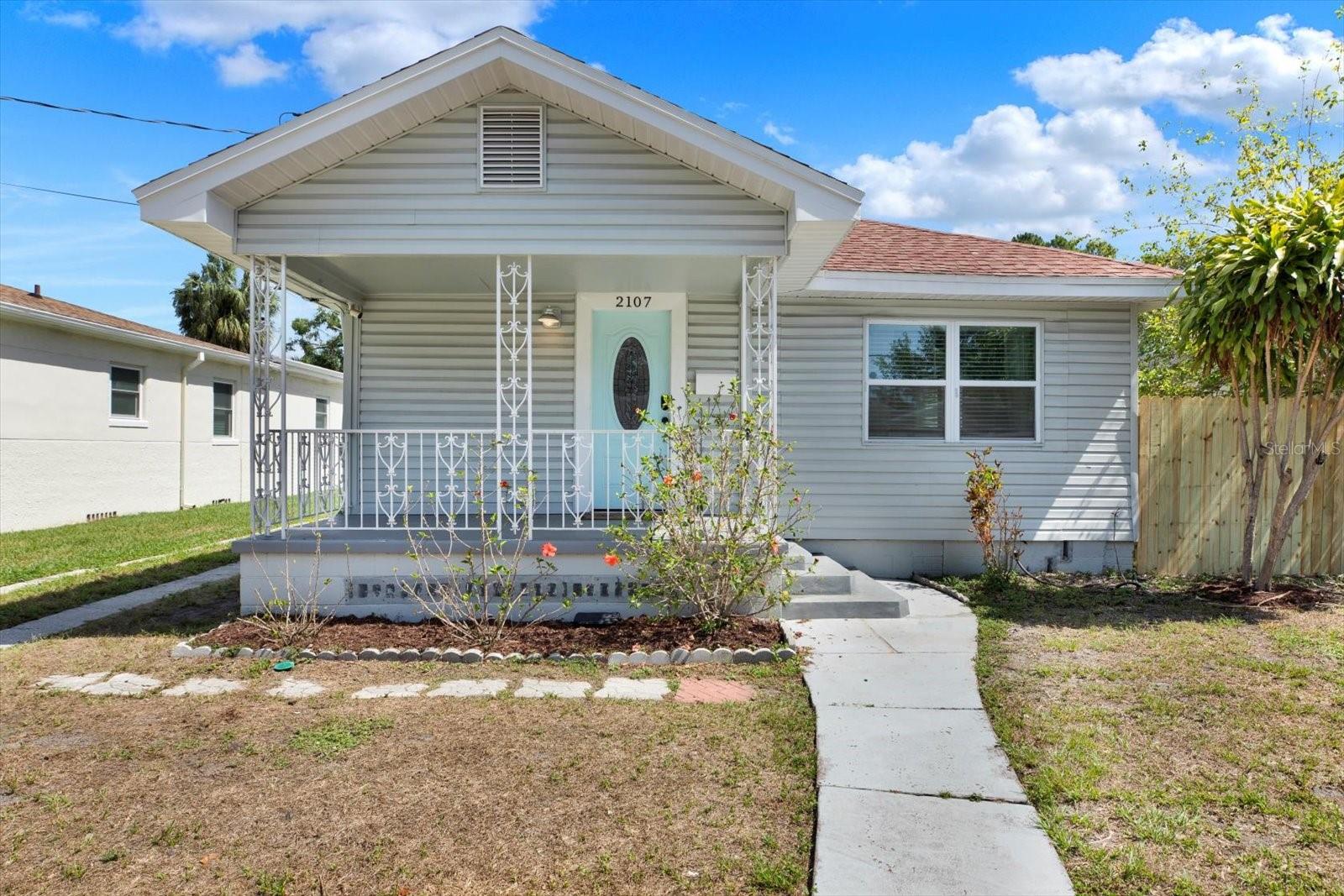 2107 W CARMEN STREET