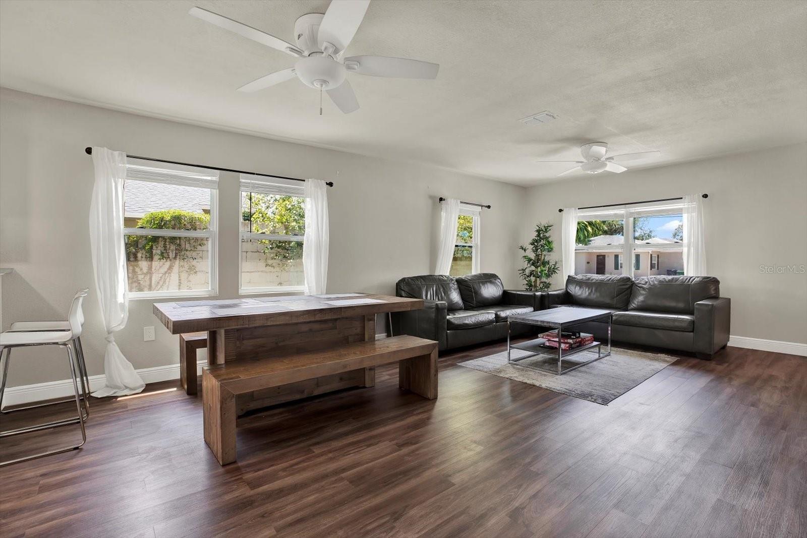 2107 W CARMEN STREET