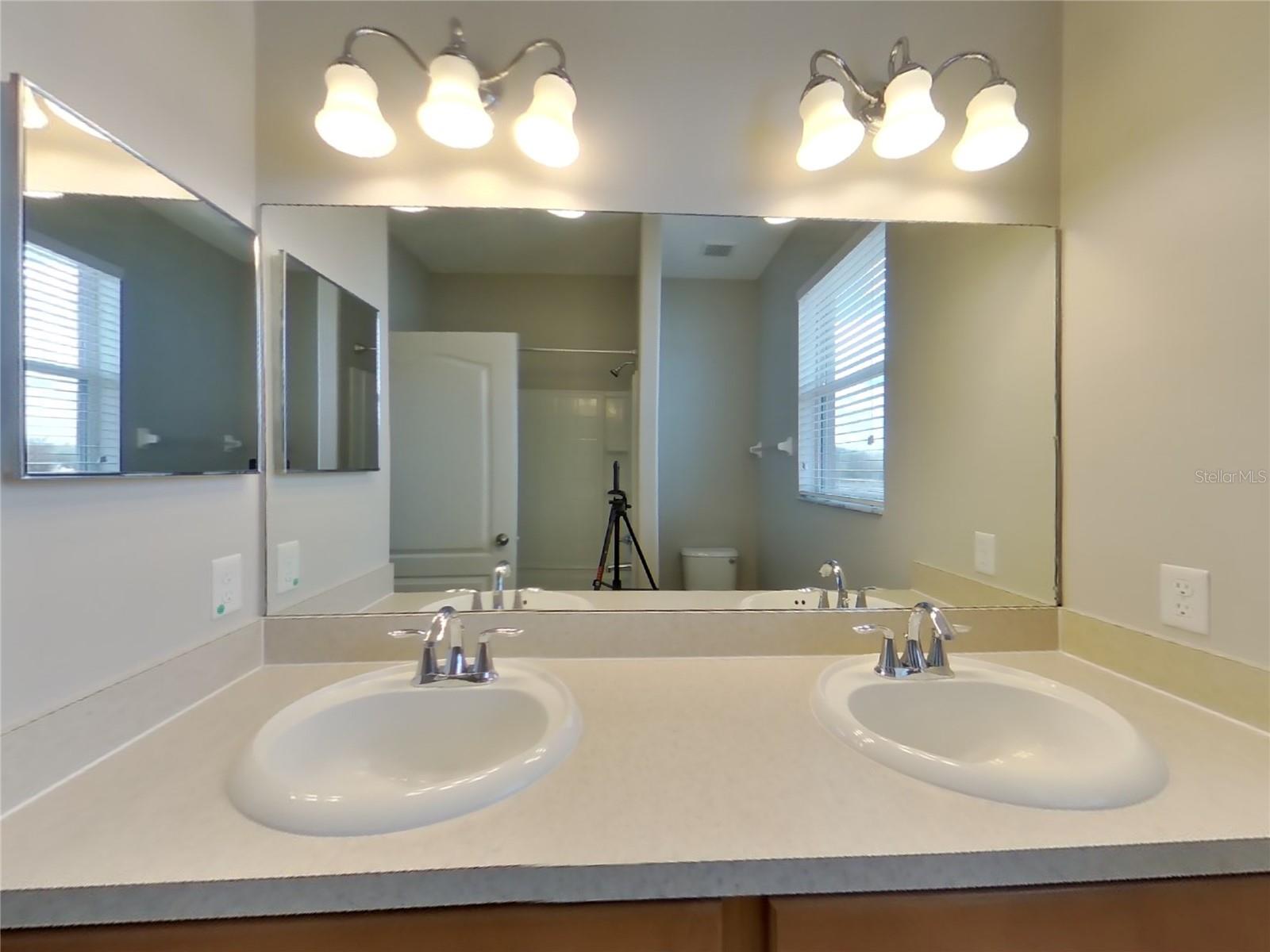 CREEKSIDE - Residential Lease