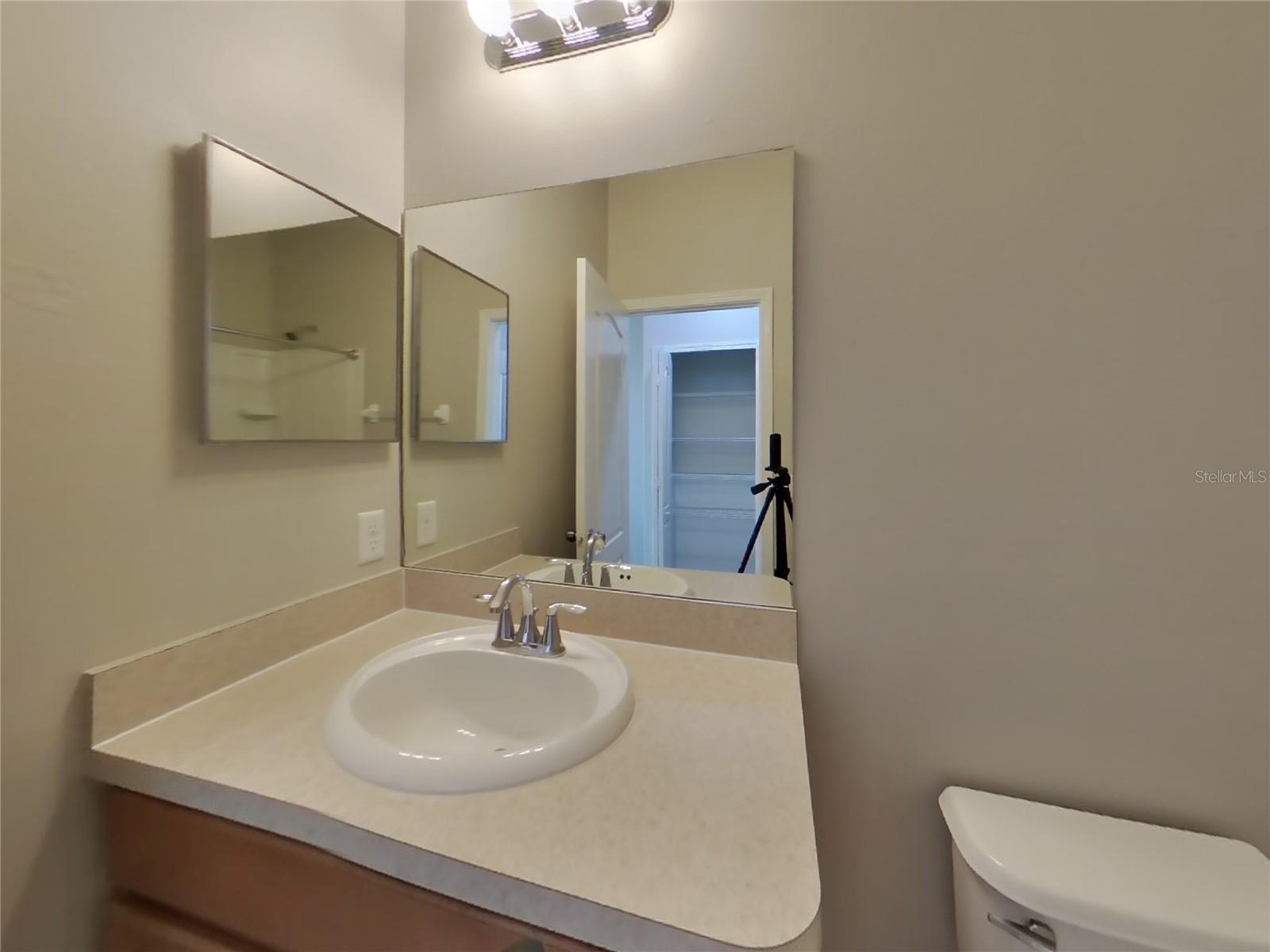 CREEKSIDE - Residential Lease