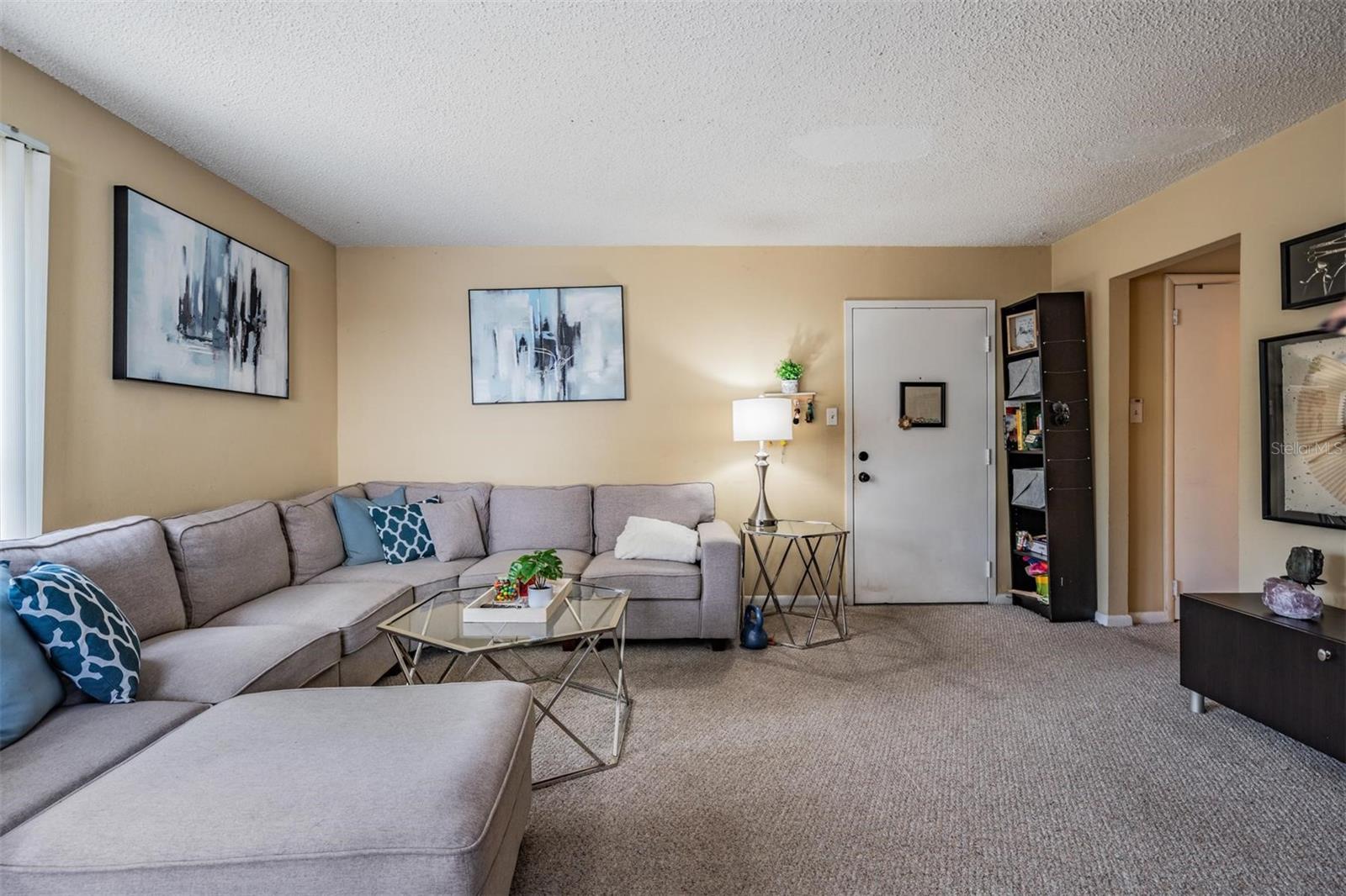 COURIER CITY - Residential Income
