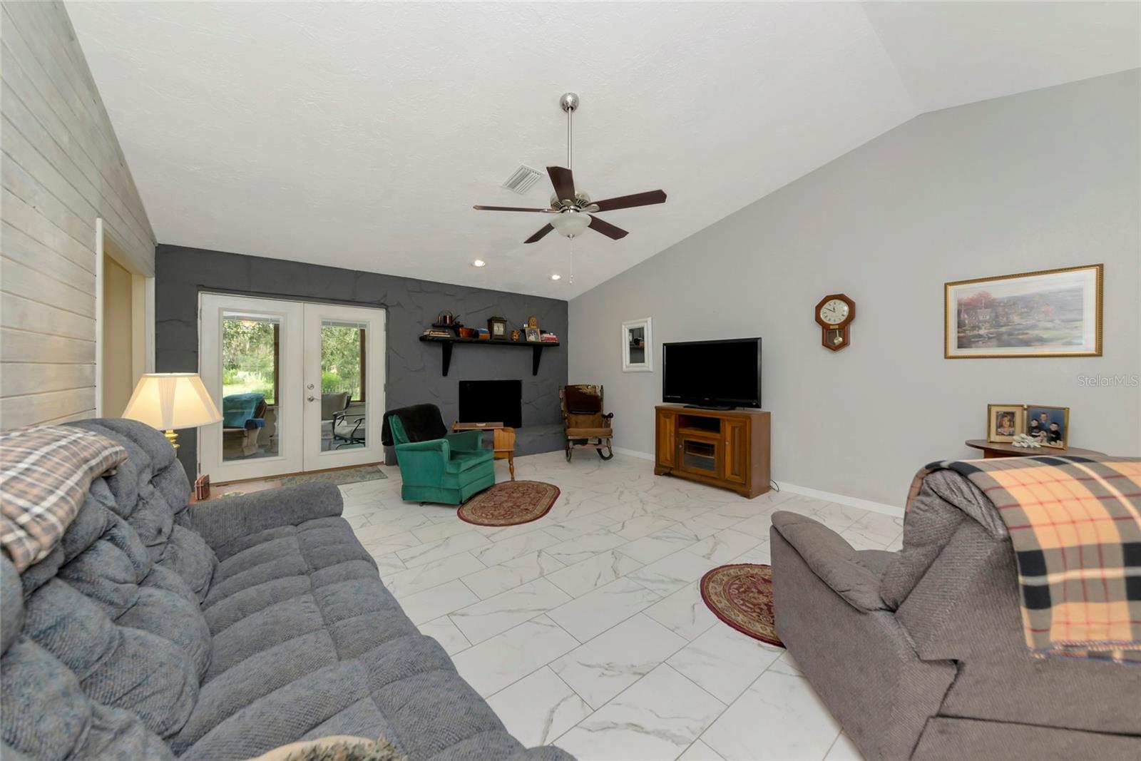 ACREAGE - Residential