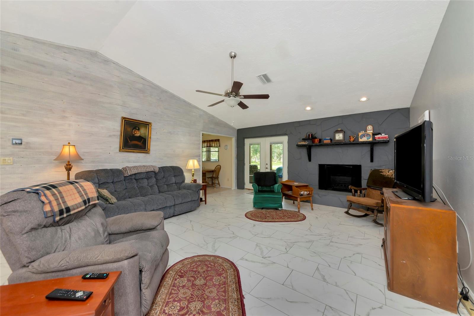 ACREAGE - Residential