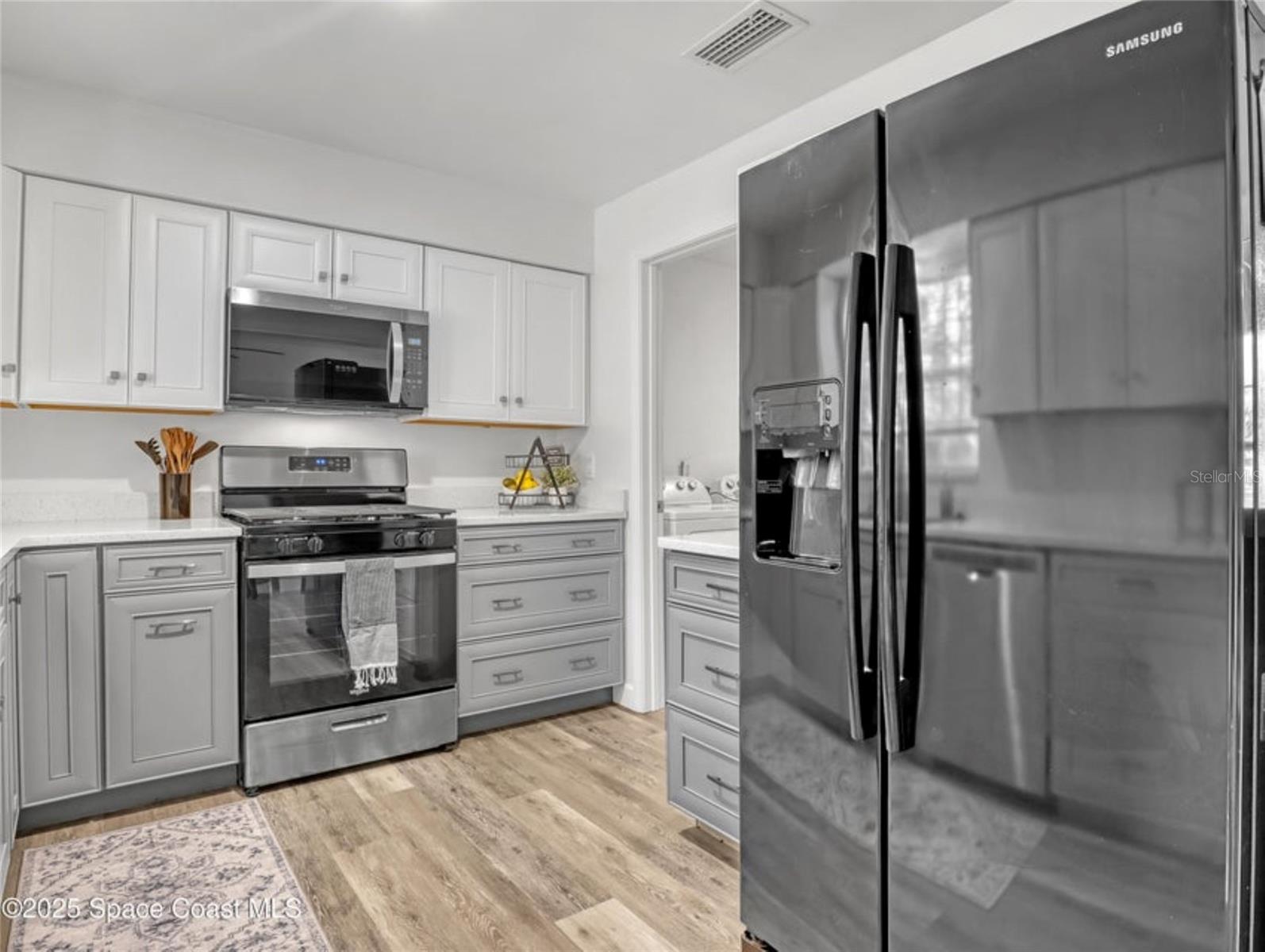 IMPERIAL ESTATES - Residential