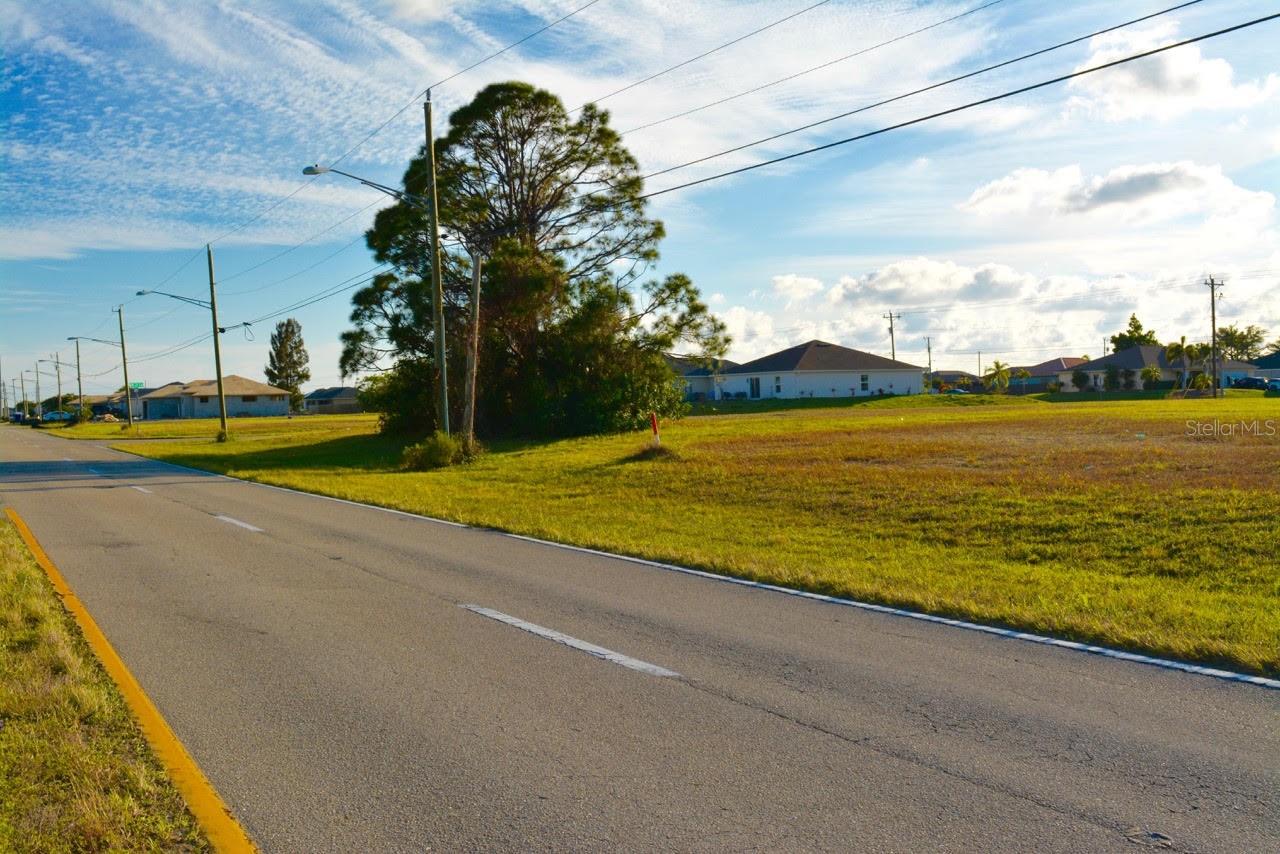 CAPE CORAL - Land