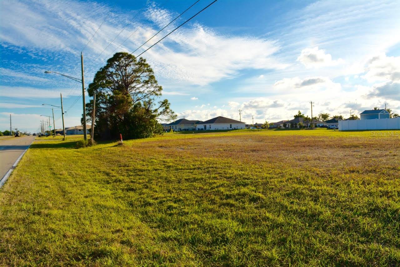 CAPE CORAL - Land