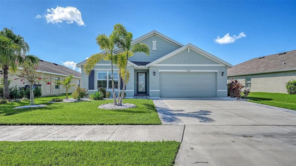Photo of 10402 Charlotte Drive, Parrish, FL 34219 (MLS # A4703961)