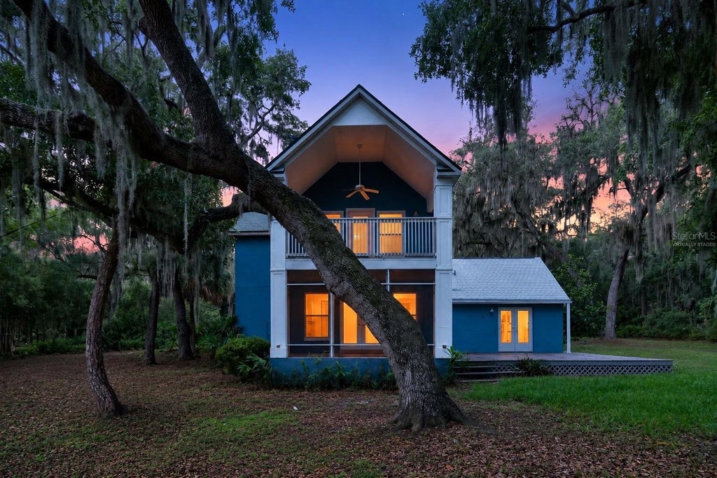 Photo of 104 Long Pond Way, Hawthorne, FL 32640 (MLS # GC541396)