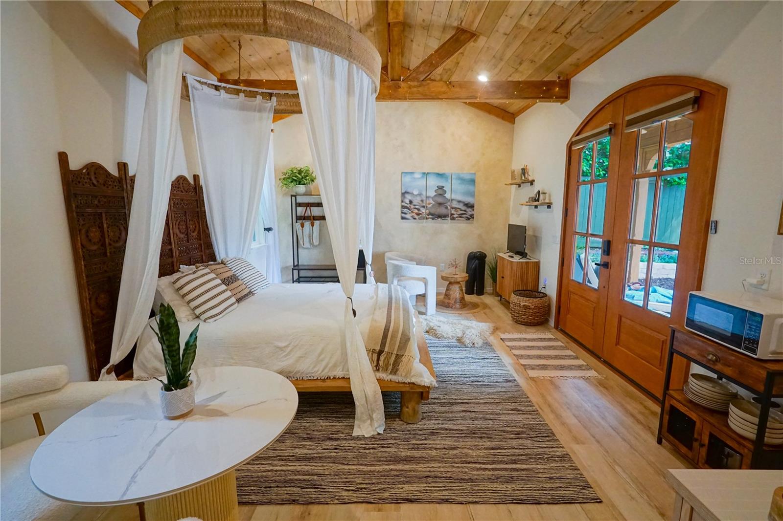 MOUNT DORA - Residential Lease