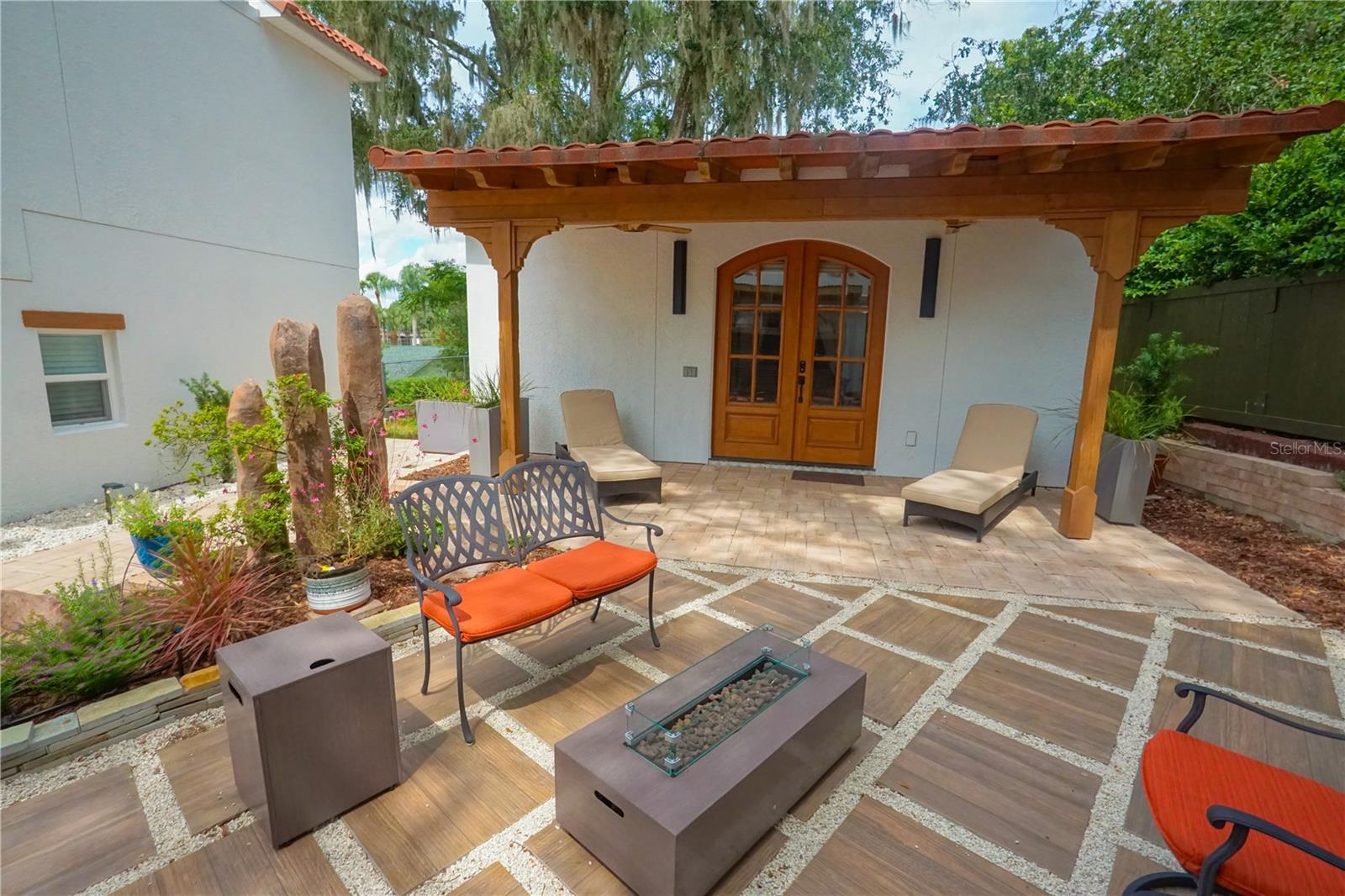 MOUNT DORA - Residential Lease