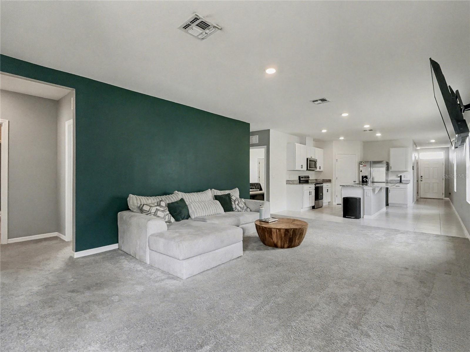 HAWTHORNE PH 1 - Residential Lease