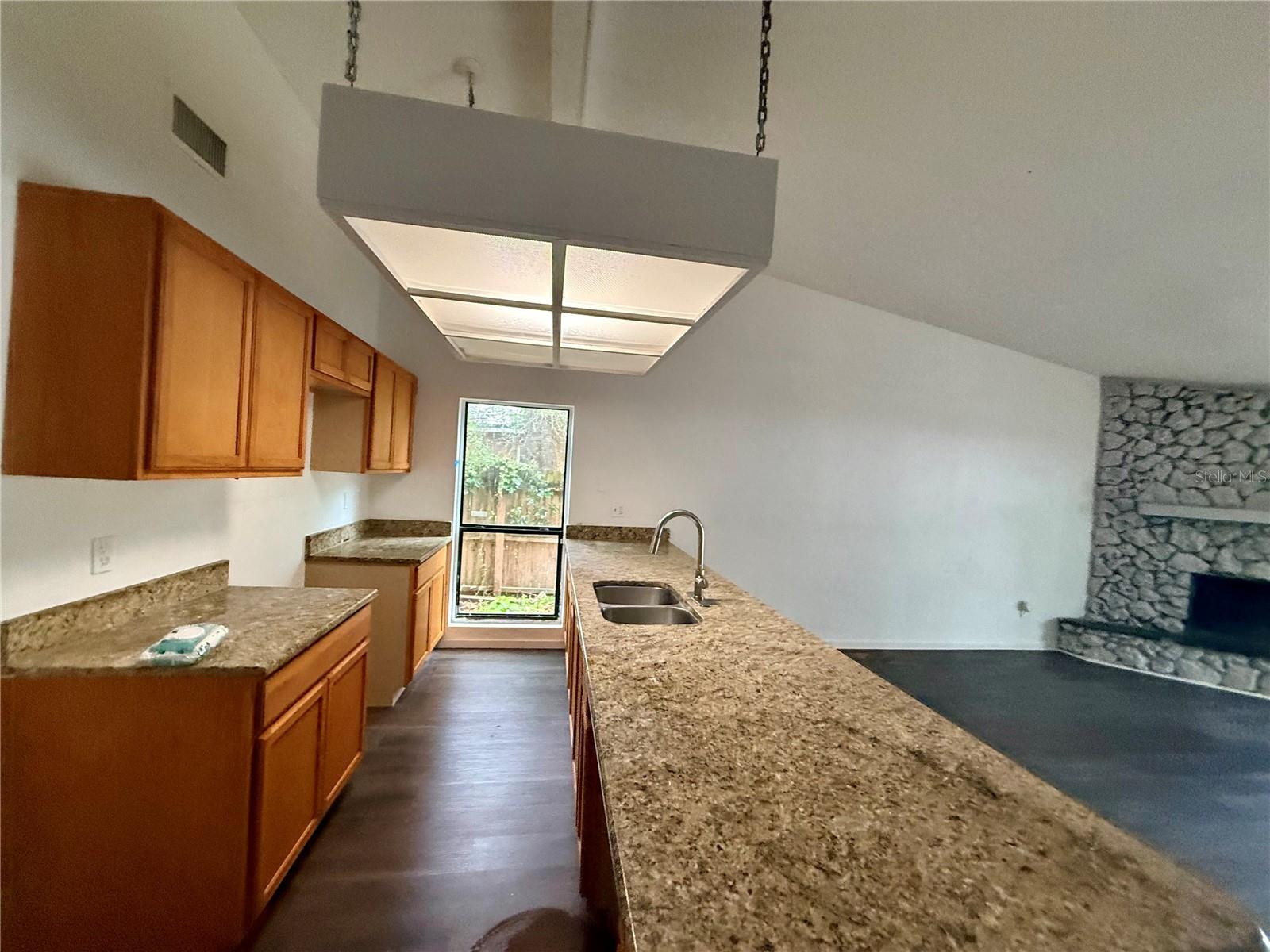 FAIRVIEW GDNS - Residential