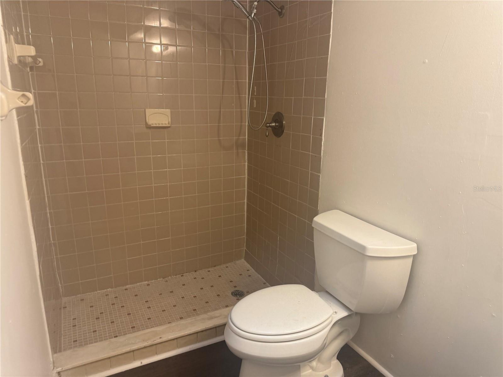 FAIRVIEW GDNS - Residential