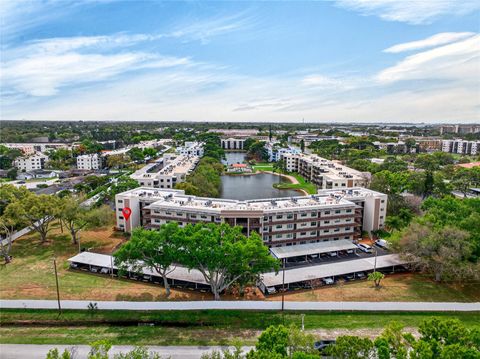 Photo of 6190 80th Street N #211, St Petersburg, FL 33709 (MLS # TB8483871)