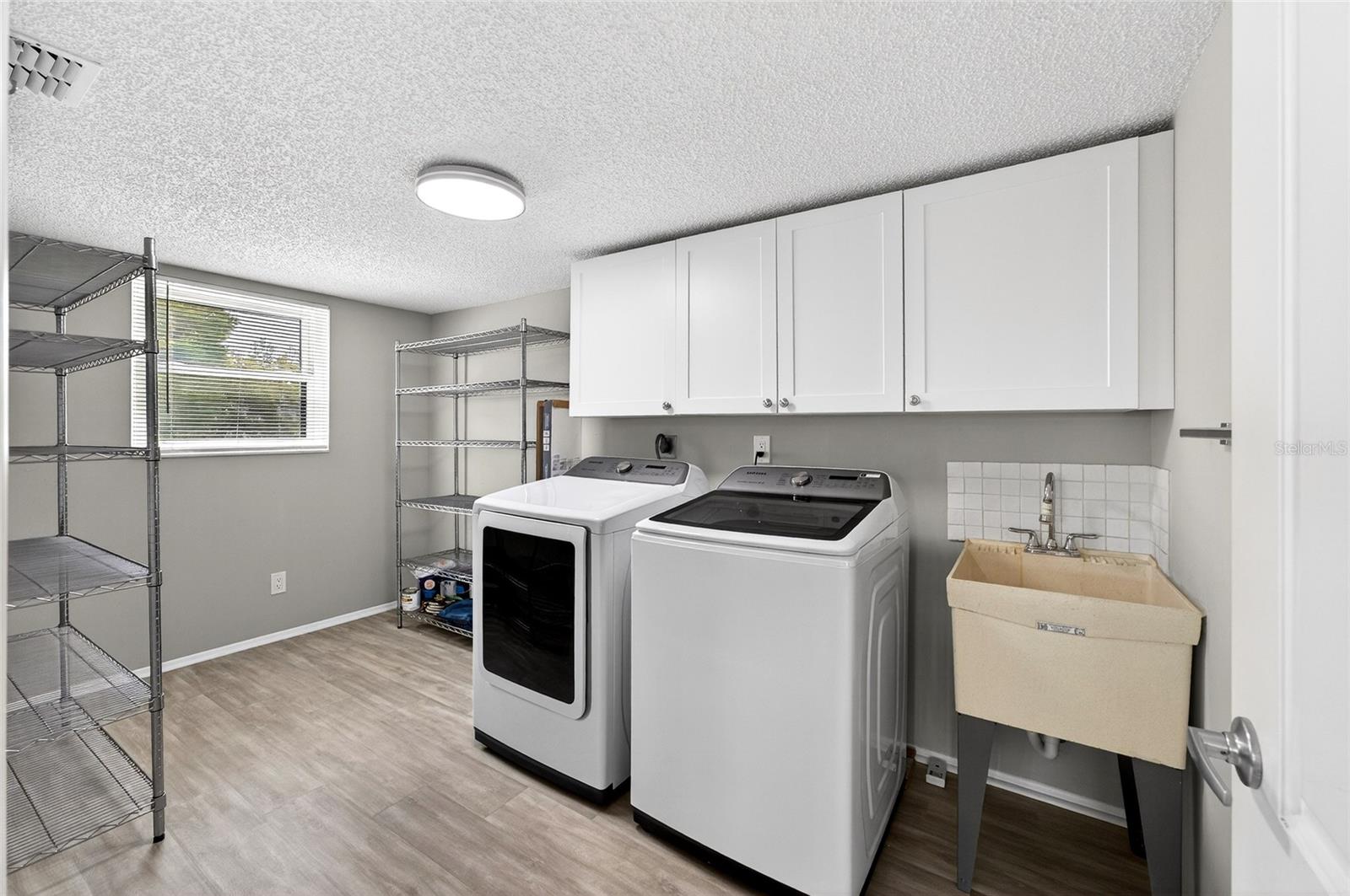 TERRACE PARK OF FIVE TOWNS - Residential