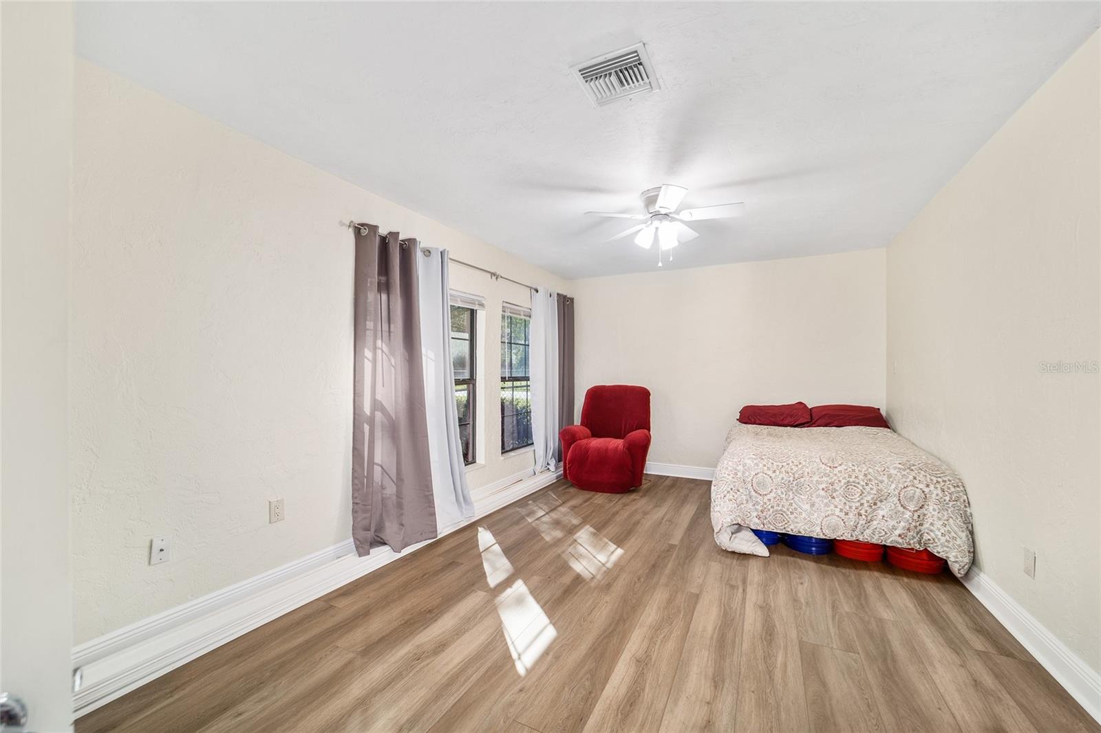 SPORTSMENS PARK - Residential