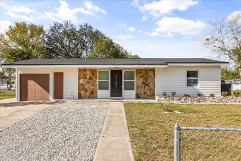 Photo of 930 Radcliff Street, Deltona, FL 32725 (MLS # O6392650)
