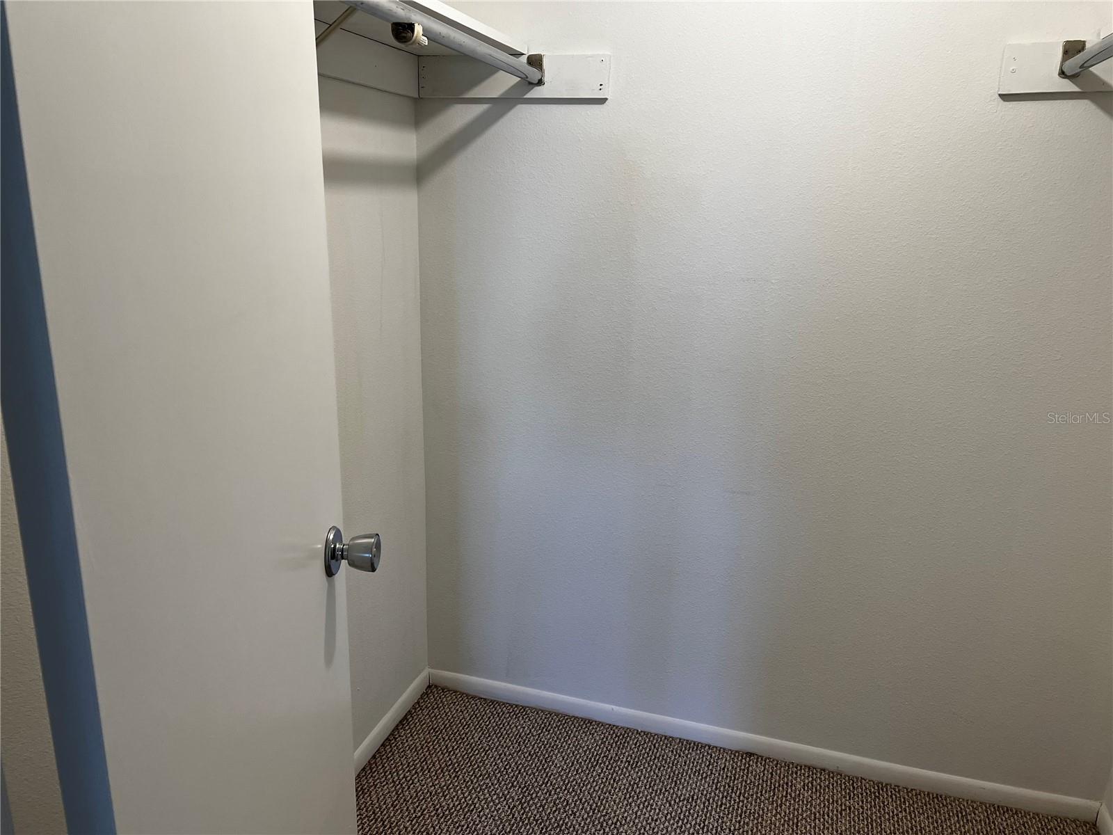 BAYSHORE ON THE LAKE APTS SEC 1 - Residential