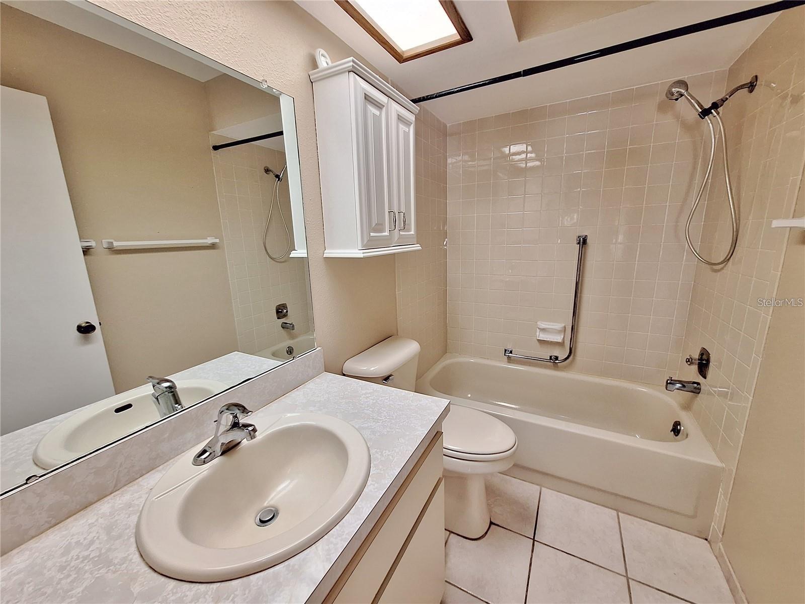 HIGHLAND LAKES - Residential Lease