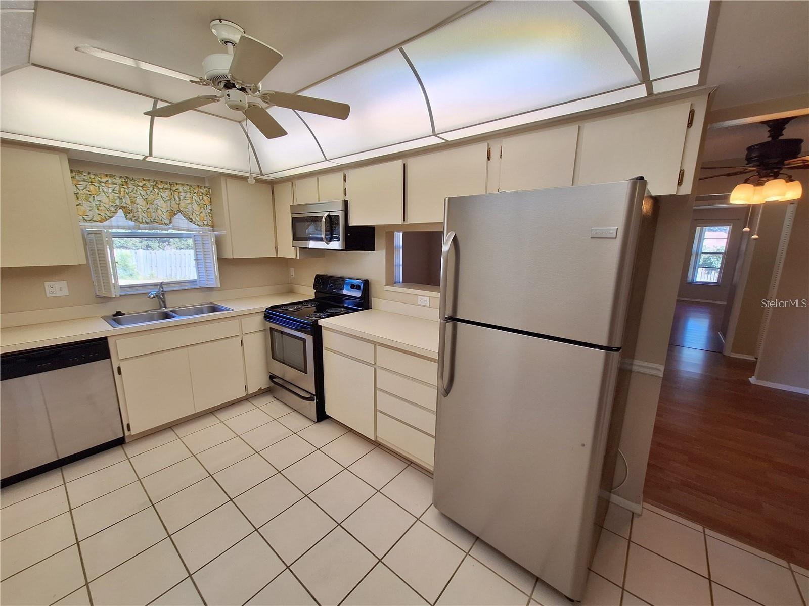 HIGHLAND LAKES - Residential Lease