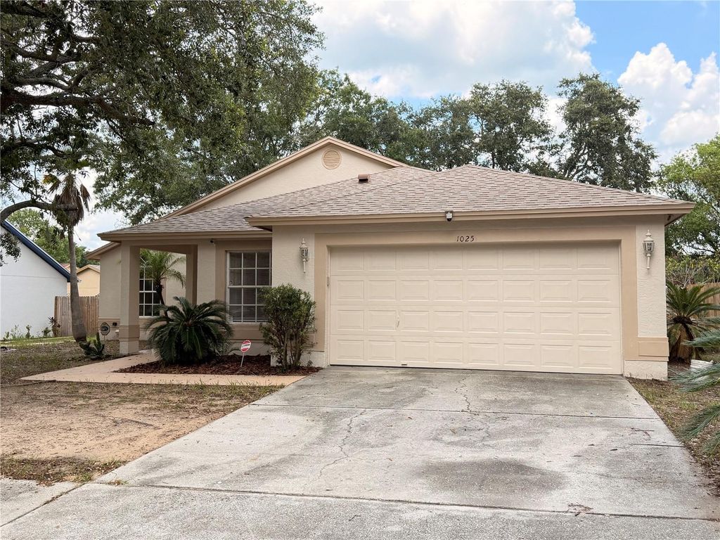 Photo of 1025 Malletwood Drive, Brandon, FL 33510 (MLS # TB8529739)