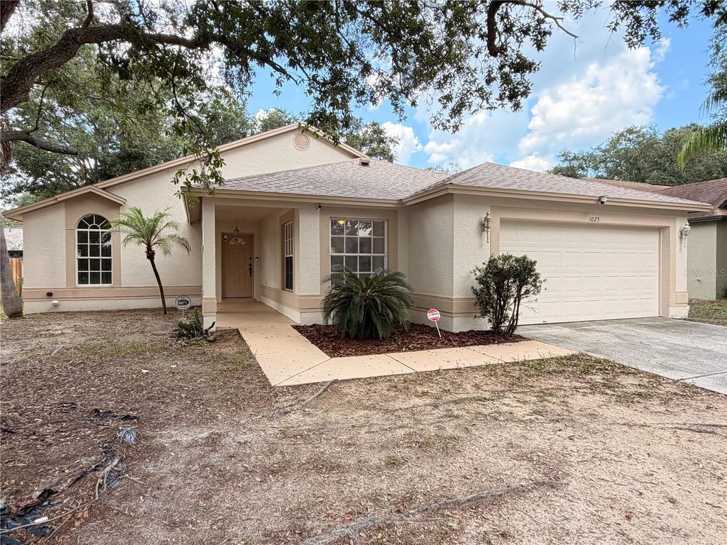 Photo of 1025 Malletwood Drive, Brandon, FL 33510 (MLS # TB8529739)