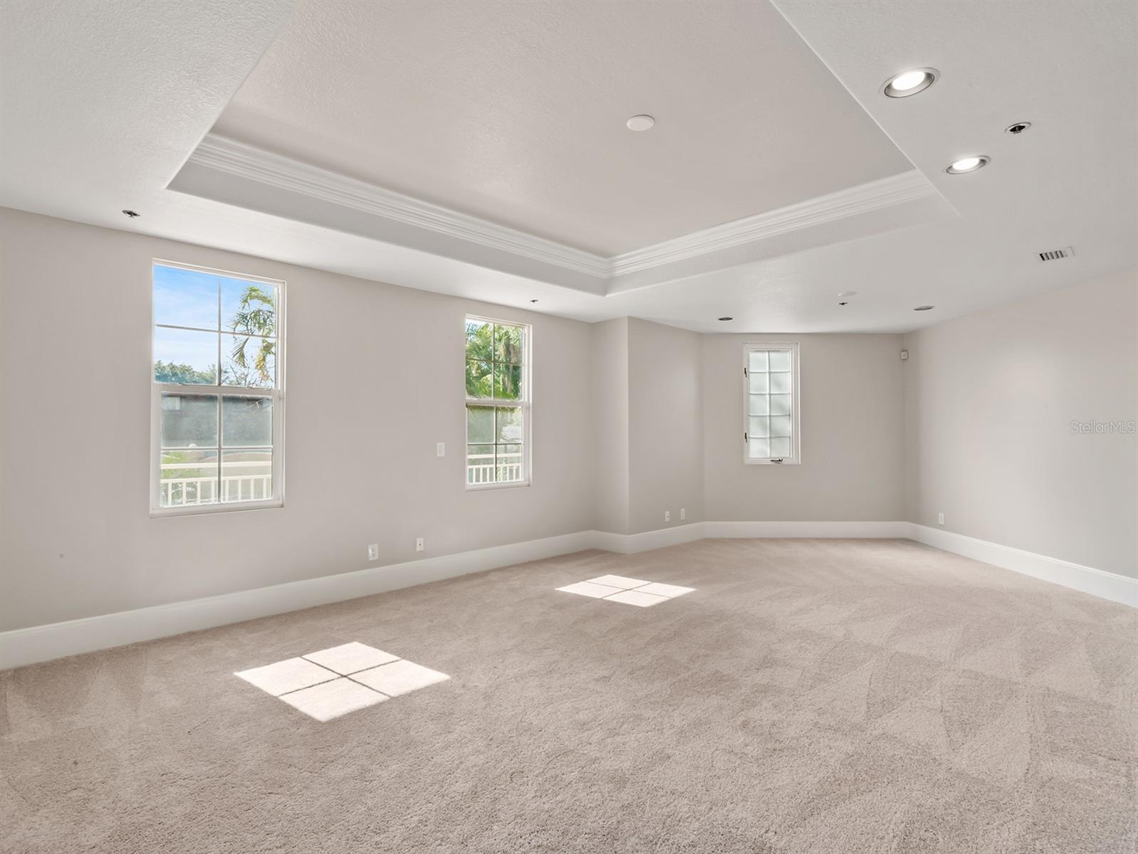 RENAISSANCE AT LAKE IVANHOE CONDO - Residential Lease