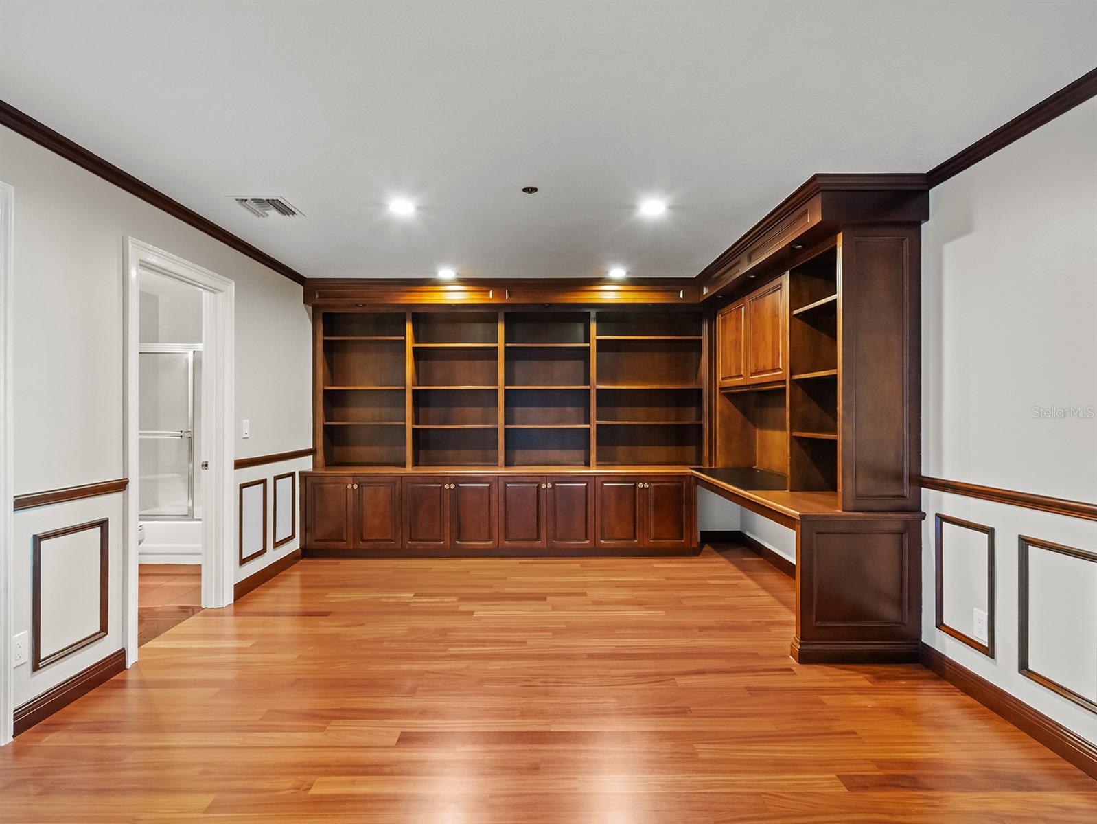 RENAISSANCE AT LAKE IVANHOE CONDO - Residential Lease