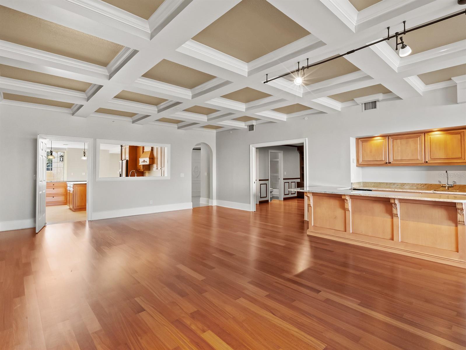 RENAISSANCE AT LAKE IVANHOE CONDO - Residential Lease