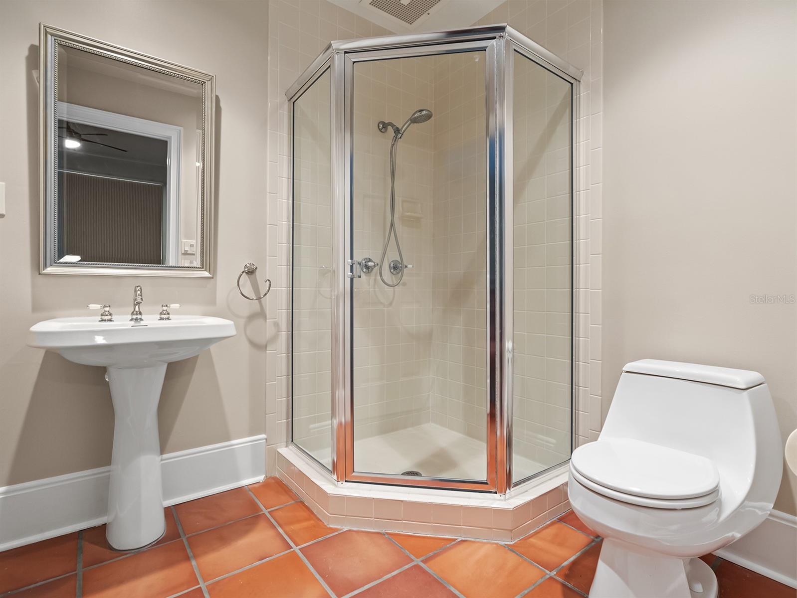 RENAISSANCE AT LAKE IVANHOE CONDO - Residential Lease