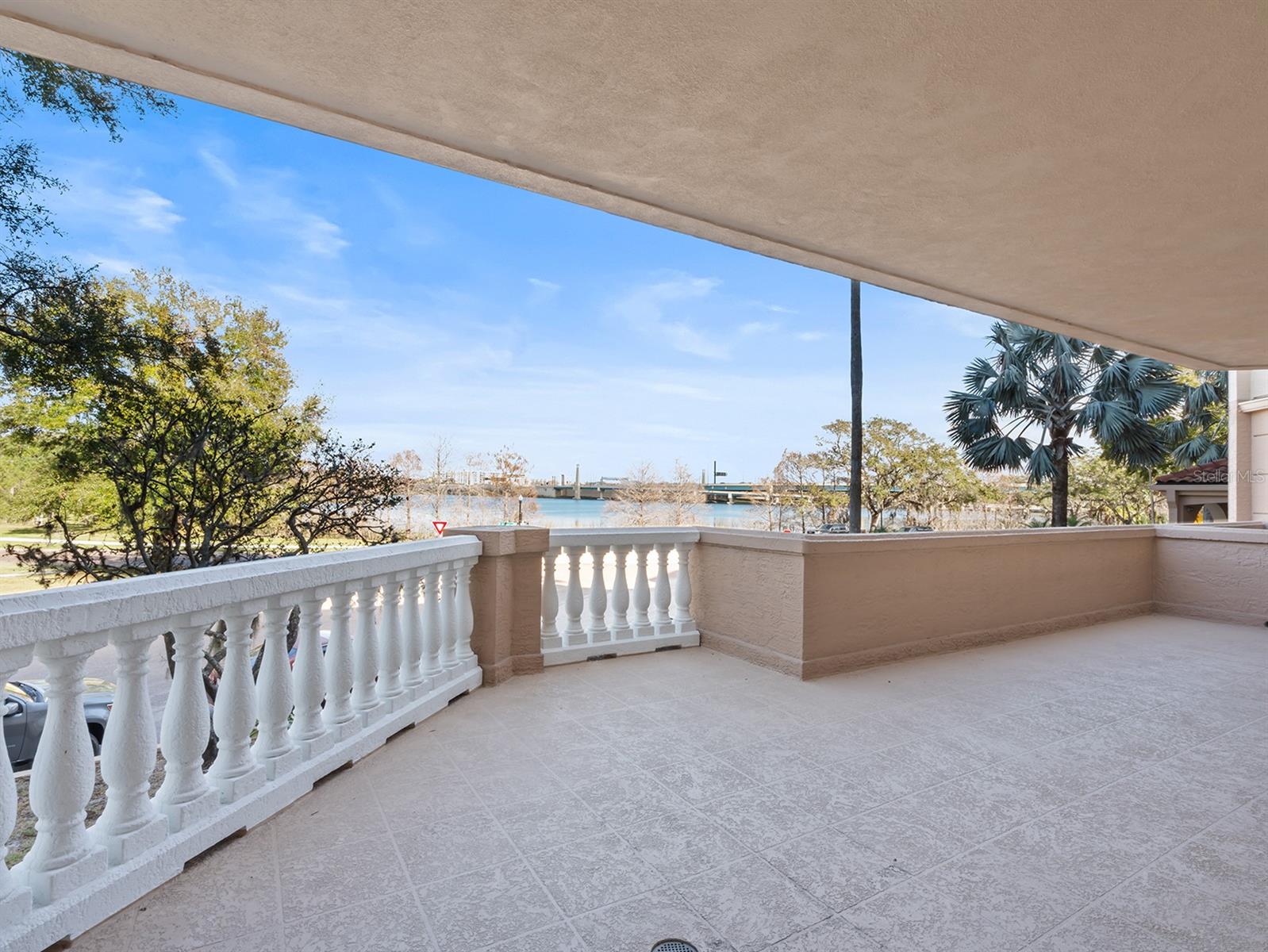 RENAISSANCE AT LAKE IVANHOE CONDO - Residential Lease