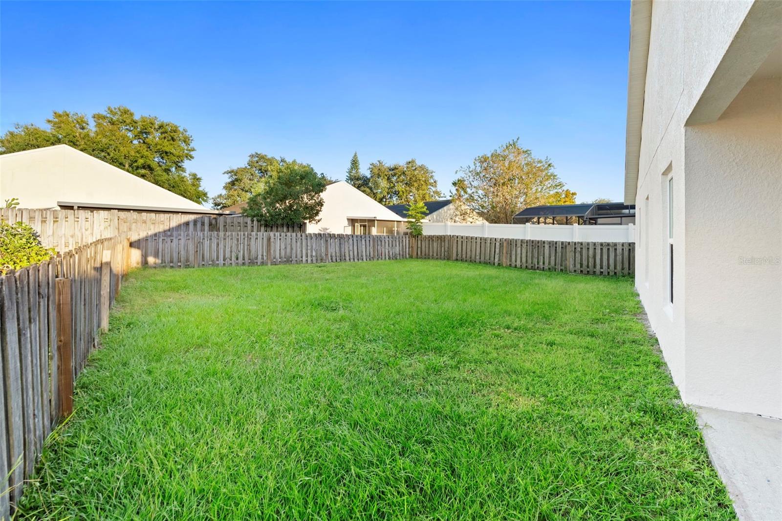 CHASE GROVES - Residential