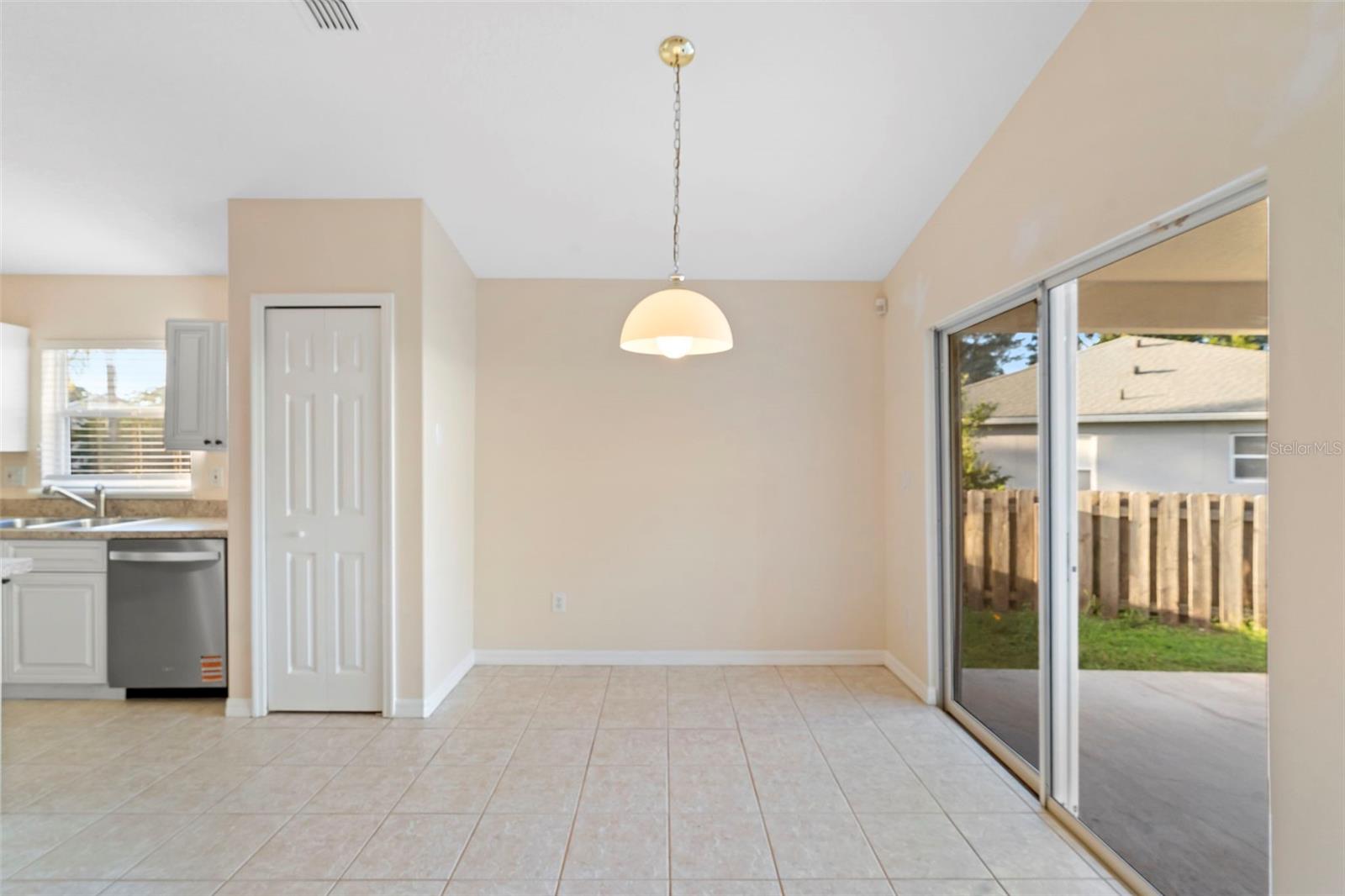 CHASE GROVES - Residential