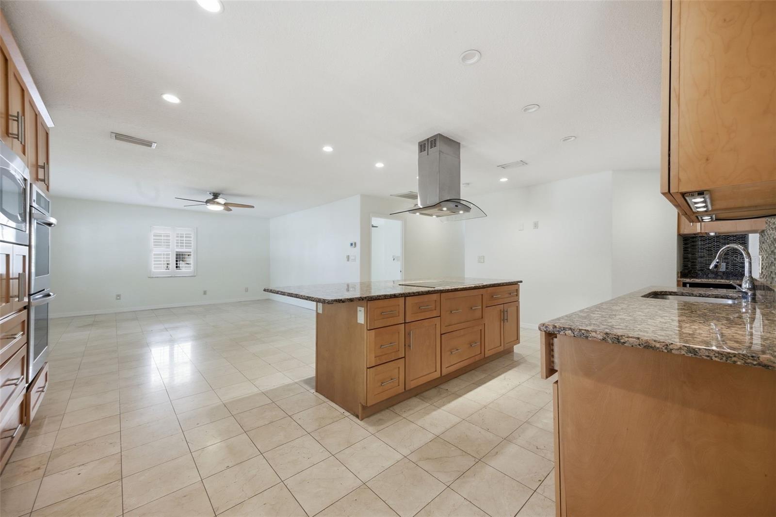 2512 W KANSAS AVENUE