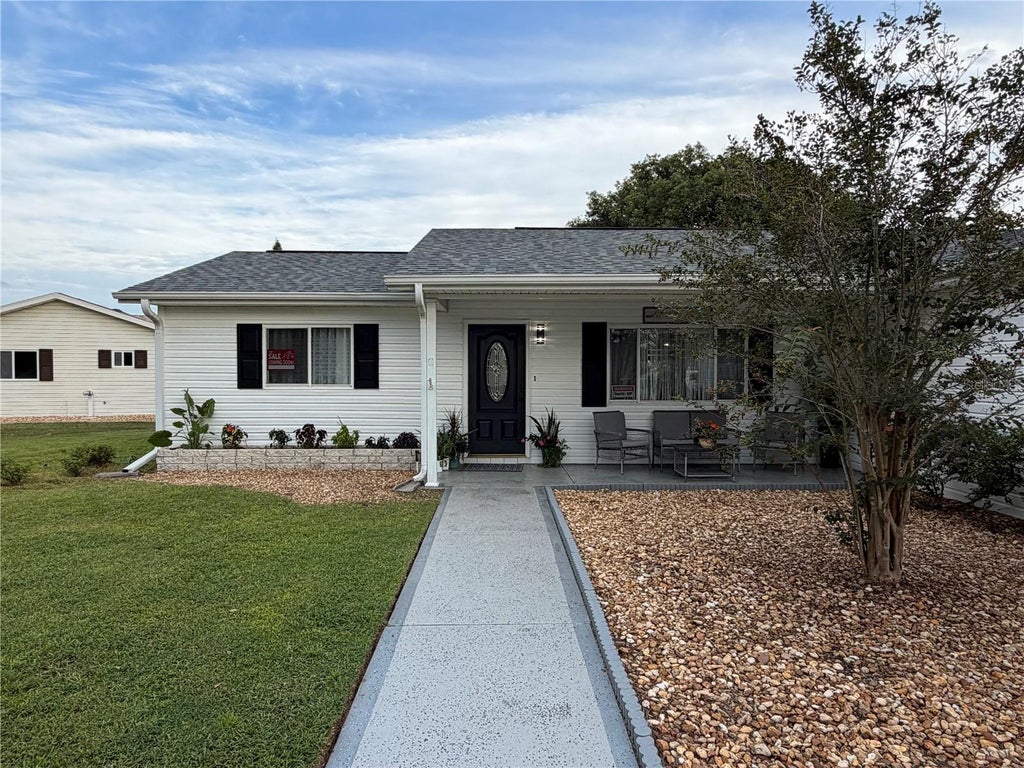 Photo of 17965 SE 102nd Terrace, Summerfield, FL 34491 (MLS # S5158562)